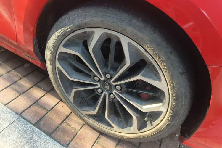 Used Ford Focus 2020 Sedan EcoBoost 180 Automatic ST Line Right Front Wheel Hub