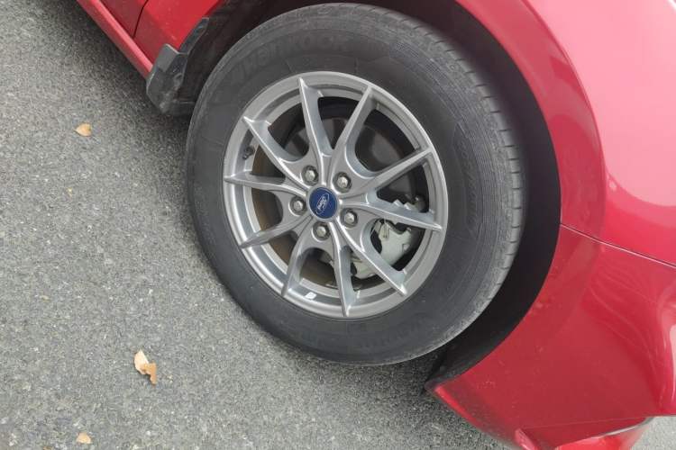 Used Ford Focus 2020 Hatchback 1.5L Automatic Sharp Edition Right Front Wheel Hub