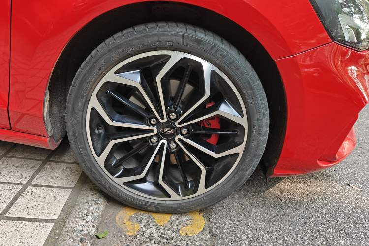 Used Ford Focus 2020 Hatchback EcoBoost 180 Automatic ST Line Right Front Wheel Hub