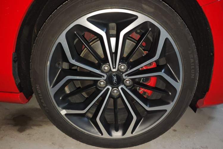 Used Ford Focus 2020 Sedan EcoBoost 180 Automatic ST Line Right Front Wheel Hub