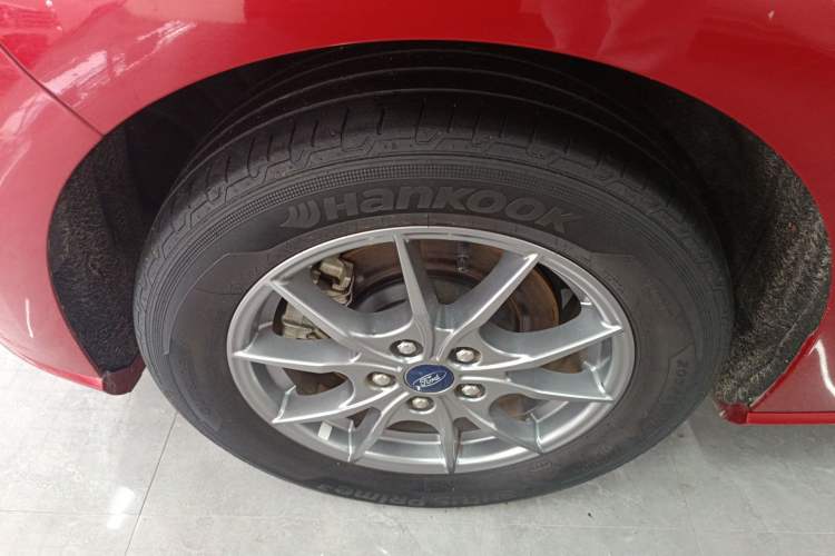 Used Ford Focus 2020 Hatchback EcoBoost 180 Automatic Trend Edition Right Rear Wheel Hub