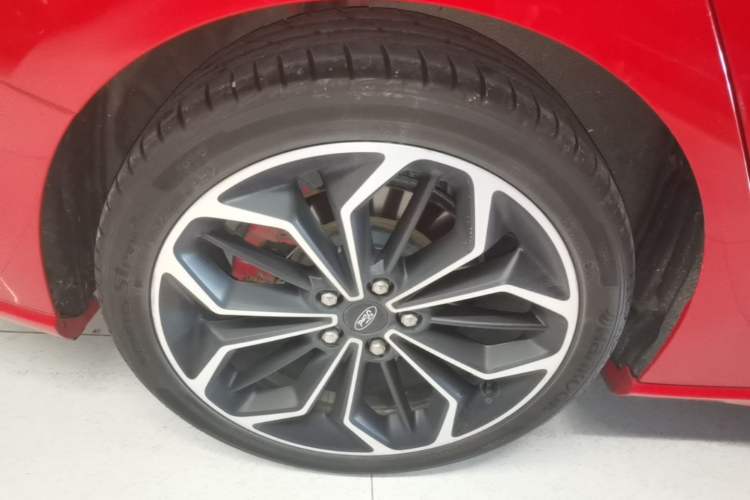 Used Ford Focus 2020 Sedan EcoBoost 180 Automatic ST Line Right Rear Wheel Hub