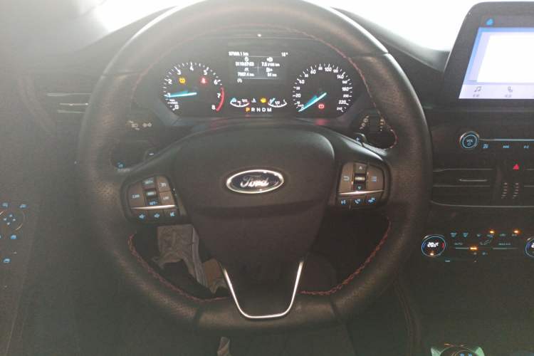 Used Ford Focus 2020 Hatchback EcoBoost 180 Automatic ST Line Steering Wheel