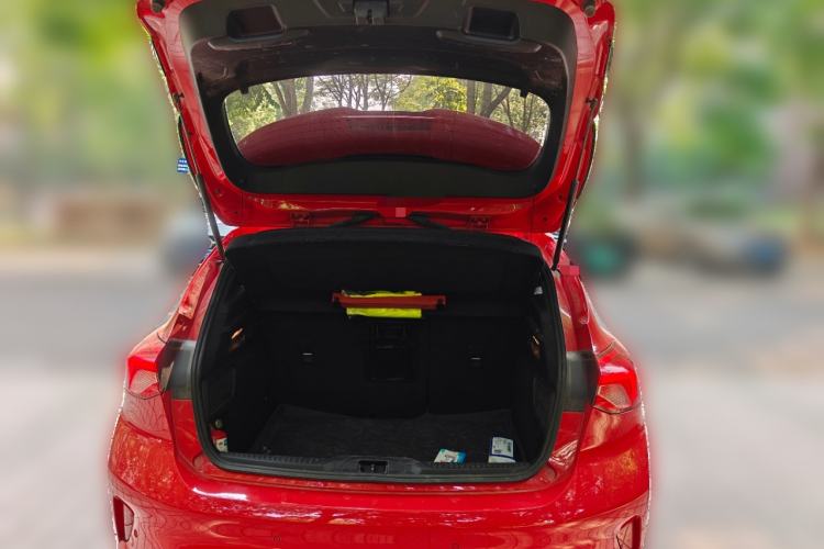 Used Ford Focus 2020 Hatchback EcoBoost 180 Automatic ST Line Trunk