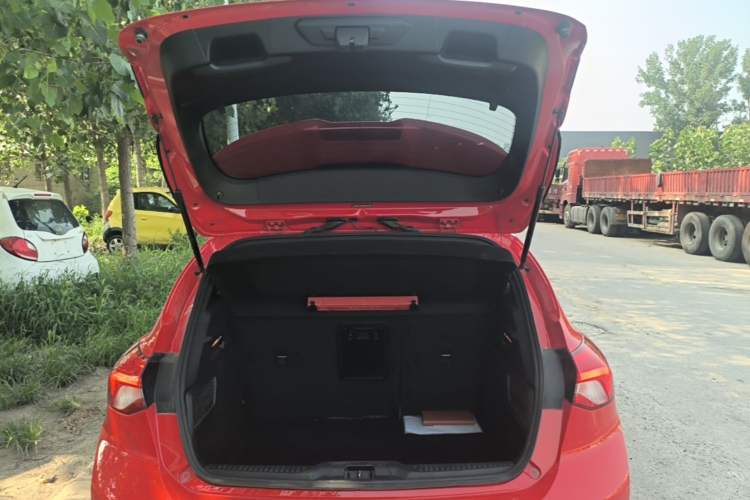 Used Ford Focus 2020 Hatchback EcoBoost 180 Automatic ST Line Trunk