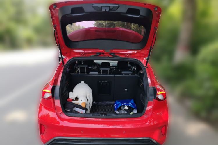 Used Ford Focus 2020 Hatchback EcoBoost 180 Automatic ST Line Trunk