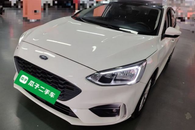 Ojetý Ford Focus 2020 Sedan EcoBoost 180 Automatic Trend Edition
