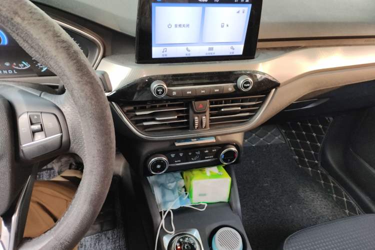 Used Ford Focus 2020 Sedan EcoBoost 180 Automatic Trend Edition Audio And AC Panel