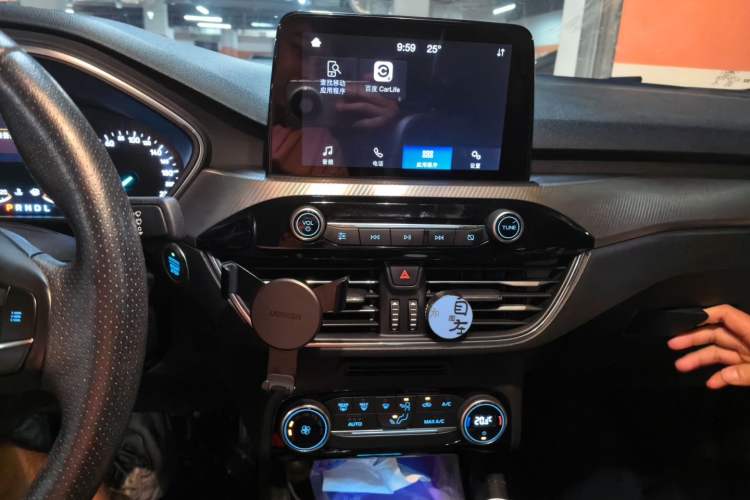 Used Ford Focus 2020 Sedan EcoBoost 180 Automatic Trend Edition Audio And AC Panel