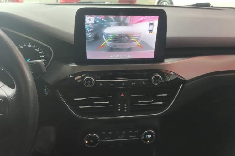 Used Ford Focus 2020 Sedan EcoBoost 180 Automatic Trend Edition Audio And AC Panel