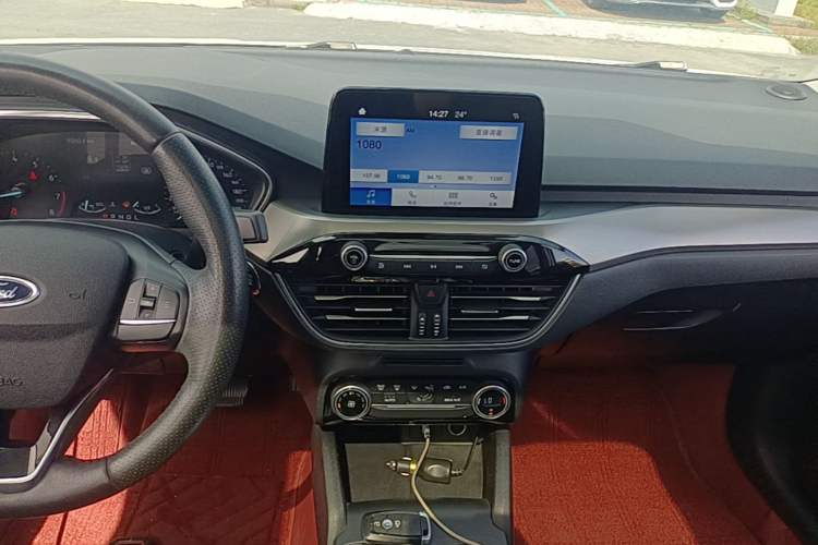 Used Ford Focus 2020 Sedan EcoBoost 180 Automatic Trend Edition Audio And AC Panel