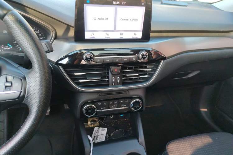 Used Ford Focus 2020 Sedan EcoBoost 180 Automatic Trend Edition Audio And AC Panel