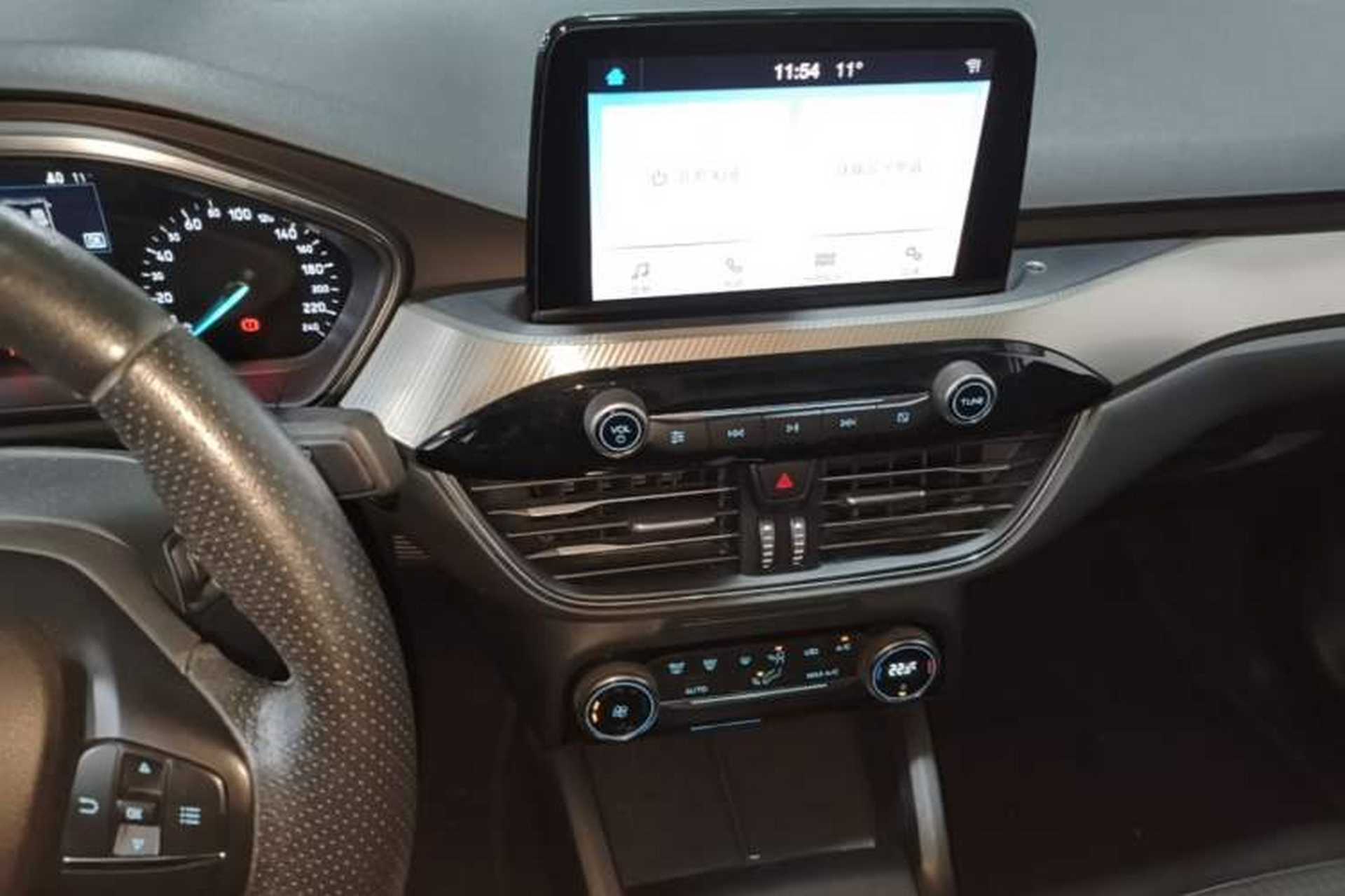 Used Ford Focus 2020 Sedan EcoBoost 180 Automatic Trend Edition Audio And AC Panel