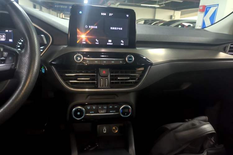 Used Ford Focus 2020 Sedan EcoBoost 180 Automatic Trend Edition Audio And AC Panel
