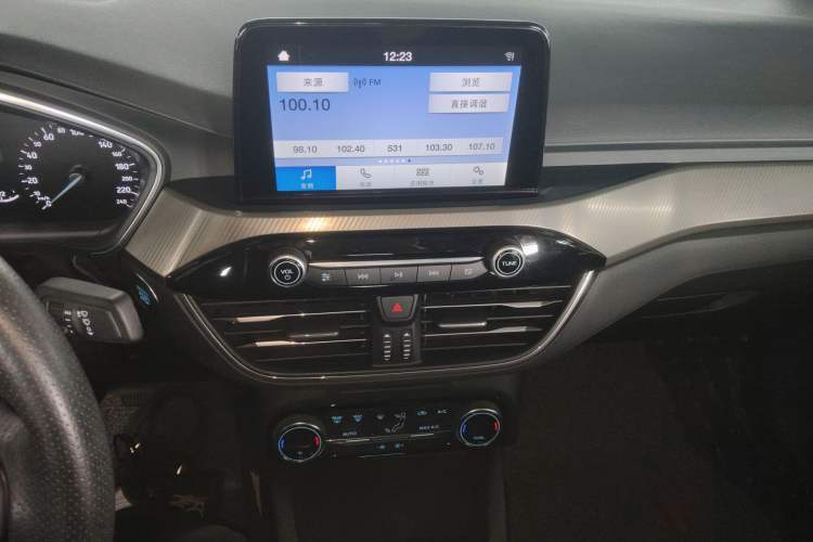 Used Ford Focus 2020 Sedan EcoBoost 180 Automatic Trend Edition Audio And AC Panel