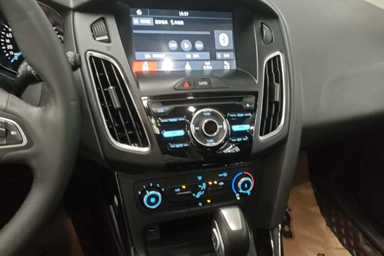 Used Ford Focus 2020 Hatchback Classic 1.5L Automatic Trendy Model Audio And AC Panel