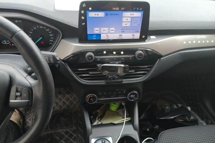 Used Ford Focus 2020 Hatchback EcoBoost 180 Automatic Trend Edition Audio And AC Panel