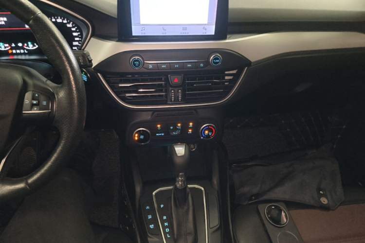 Used Ford Focus 2020 Hatchback 1.5L Automatic Sharp Edition Audio And AC Panel
