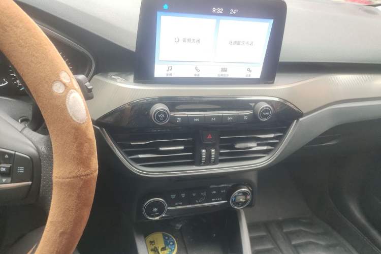 Used Ford Focus 2020 Hatchback EcoBoost 180 Automatic Trend Edition Audio And AC Panel