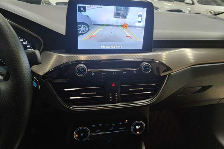 Used Ford Focus 2020 Sedan EcoBoost 180 Automatic Trend Edition Audio And AC Panel