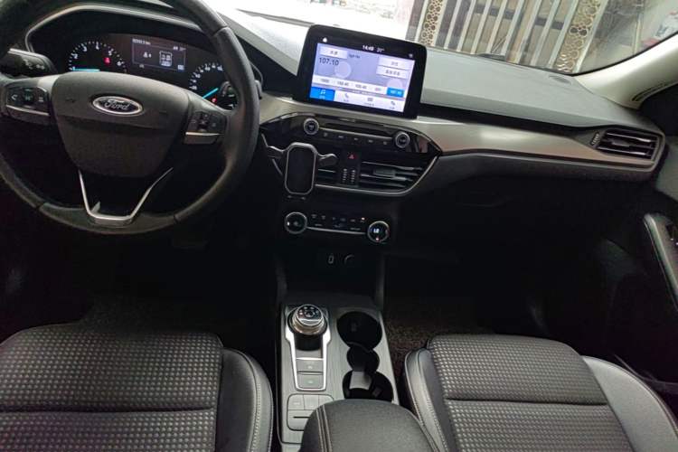 Used Ford Focus 2020 Sedan EcoBoost 180 Automatic Trend Edition Audio And AC Panel