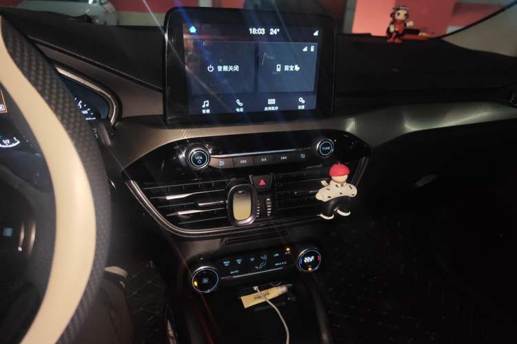 Used Ford Focus 2020 Hatchback EcoBoost 180 Automatic Trend Edition Audio And AC Panel