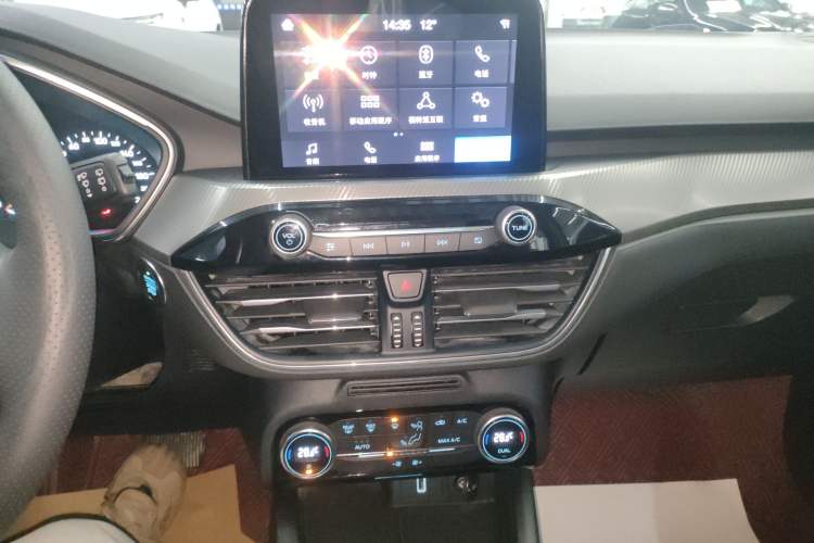 Used Ford Focus 2020 Hatchback EcoBoost 180 Automatic Trend Edition Audio And AC Panel
