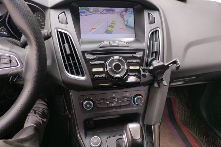 Used Ford Focus 2020 Hatchback Classic 1.5L Automatic Trendy Model Audio And AC Panel