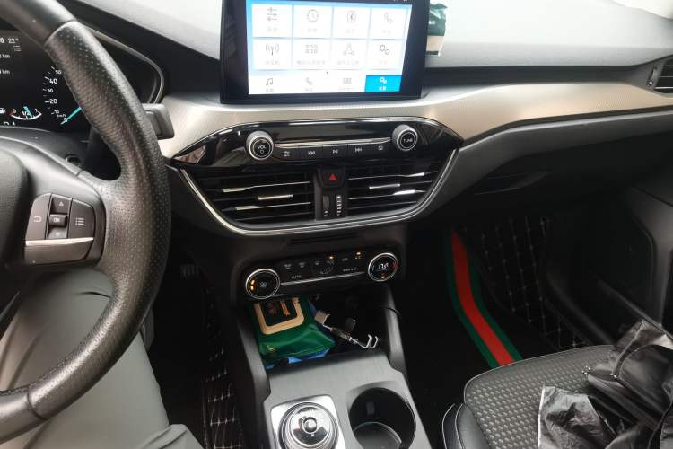 Used Ford Focus 2020 Sedan EcoBoost 180 Automatic Trend Edition Audio And AC Panel