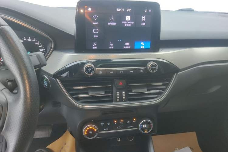 Used Ford Focus 2020 Sedan EcoBoost 180 Automatic Trend Edition Audio And AC Panel