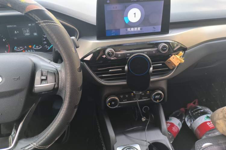 Used Ford Focus 2020 Sedan EcoBoost 180 Automatic Trend Edition Audio And AC Panel