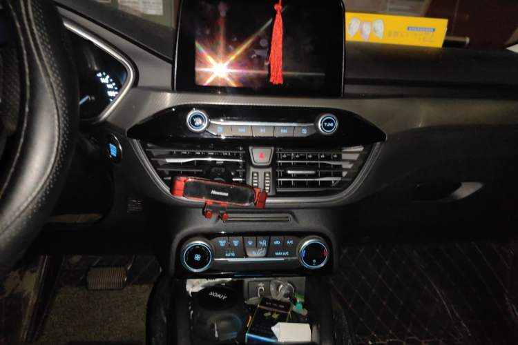 Used Ford Focus 2020 Sedan EcoBoost 180 Automatic Trend Edition Audio And AC Panel