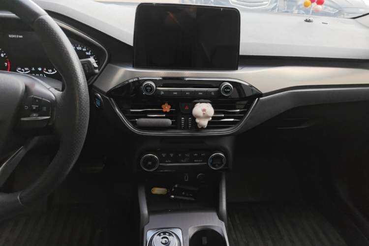 Used Ford Focus 2020 Hatchback EcoBoost 180 Automatic Trend Edition Audio And AC Panel
