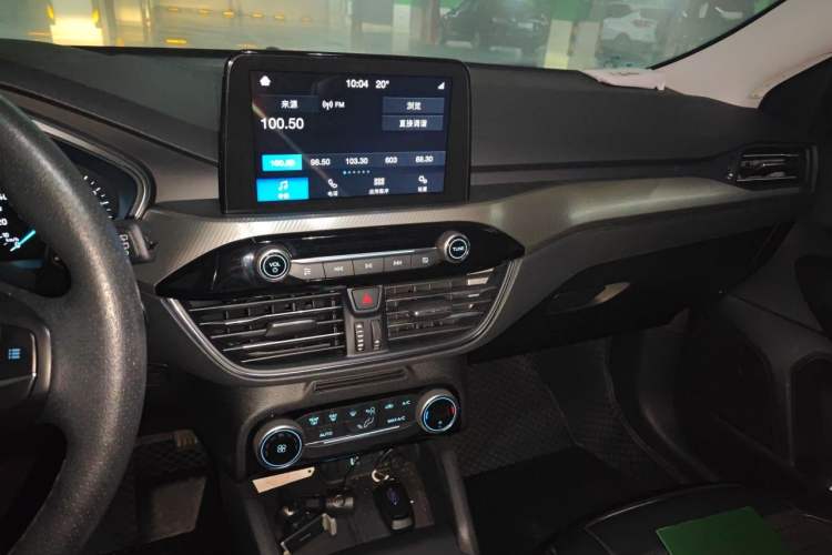 Used Ford Focus 2020 Hatchback EcoBoost 180 Automatic Trend Edition Audio And AC Panel