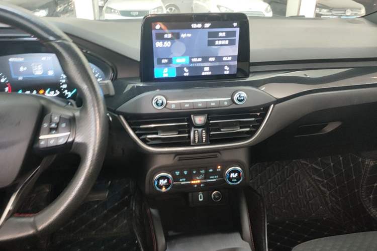 Used Ford Focus 2020 Sedan EcoBoost 180 Automatic ST Line Audio And AC Panel