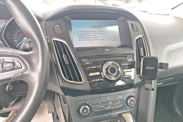 Used Ford Focus 2020 Hatchback Classic 1.5L Automatic Trendy Model Audio And AC Panel