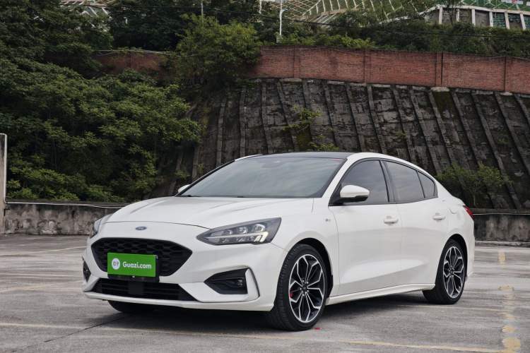 Used Ford Focus 2020 Sedan EcoBoost 180 Automatic ST Line Guazi used car, China used car export, Used car for sale, Used cars, Cheapest cars for sale