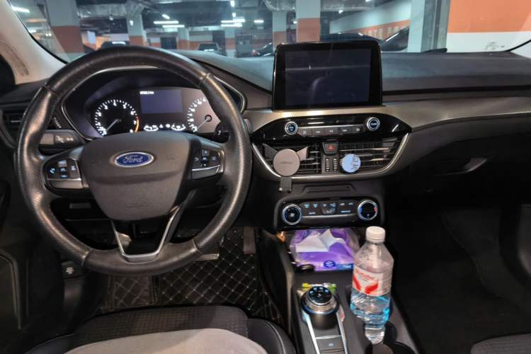 Used Ford Focus 2020 Sedan EcoBoost 180 Automatic Trend Edition Center Console