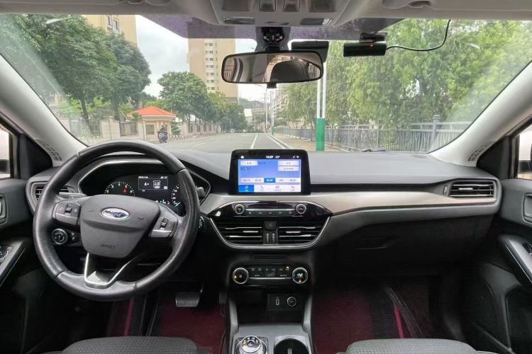 Used Ford Focus 2020 Sedan EcoBoost 180 Automatic Trend Edition Center Console