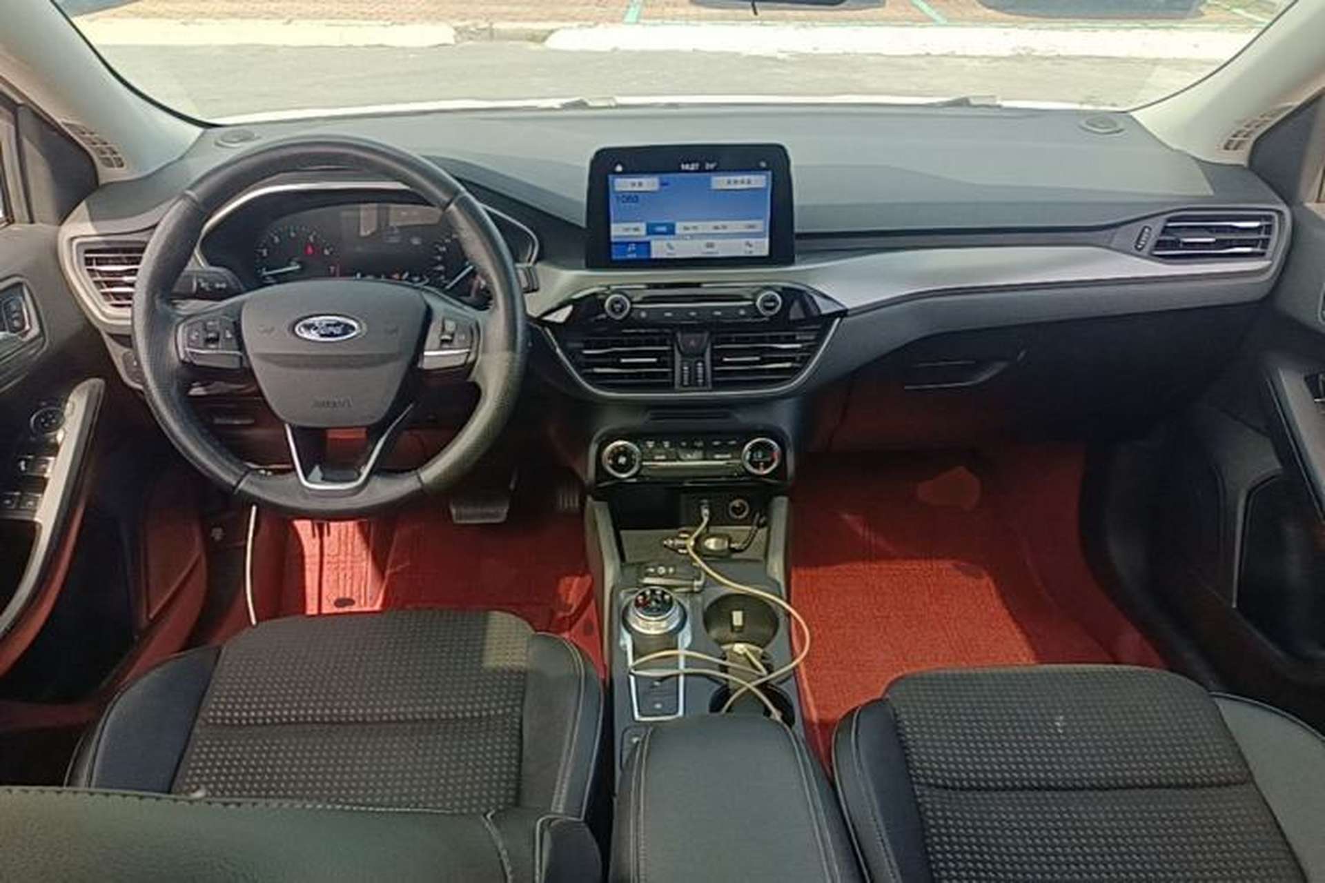 Used Ford Focus 2020 Sedan EcoBoost 180 Automatic Trend Edition Center Console