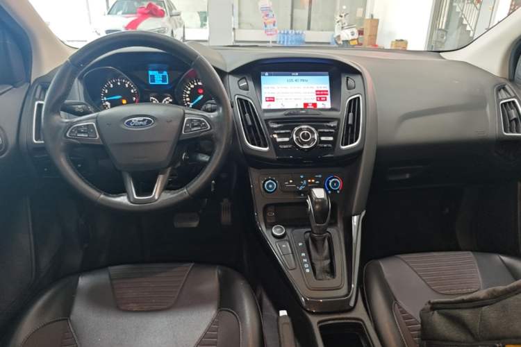 Used Ford Focus 2020 Hatchback Classic 1.5L Automatic Trendy Model Center Console