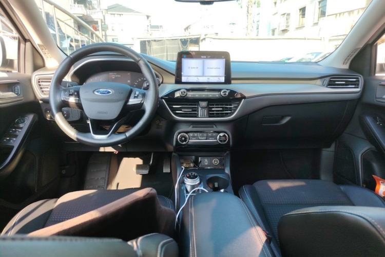 Used Ford Focus 2020 Sedan EcoBoost 180 Automatic Trend Edition Center Console