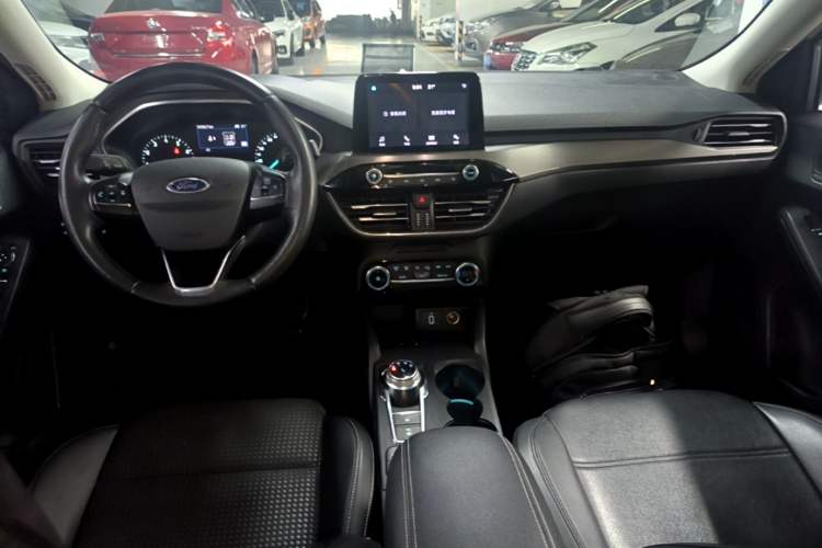 Used Ford Focus 2020 Sedan EcoBoost 180 Automatic Trend Edition Center Console