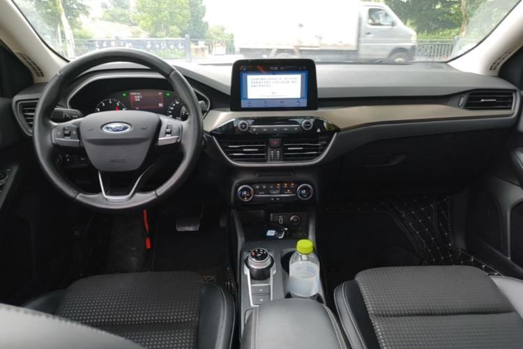 Used Ford Focus 2020 Sedan EcoBoost 180 Automatic Trend Edition Center Console