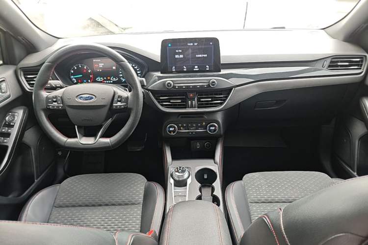 Used Ford Focus 2020 Sedan EcoBoost 180 Automatic ST Line Center Console