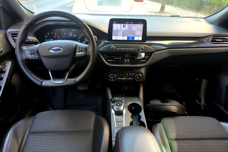 Used Ford Focus 2020 Sedan EcoBoost 180 Automatic ST Line Center Console