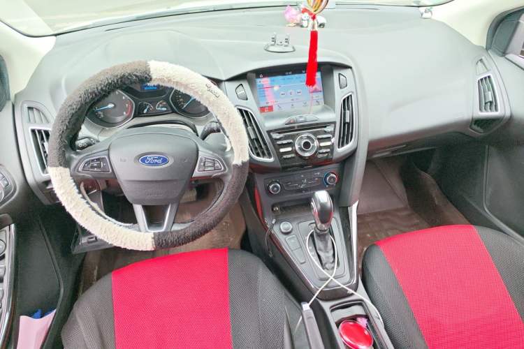 Used Ford Focus 2020 Hatchback Classic 1.5L Automatic Trendy Model Center Console