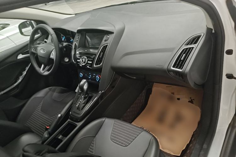 Used Ford Focus 2020 Hatchback Classic 1.5L Automatic Trendy Model Center Console