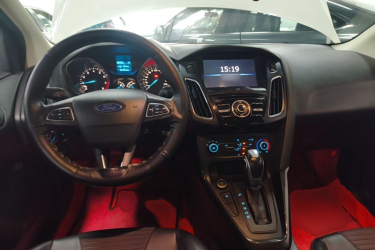 Used Ford Focus 2020 Hatchback Classic 1.5L Automatic Trendy Model Center Console