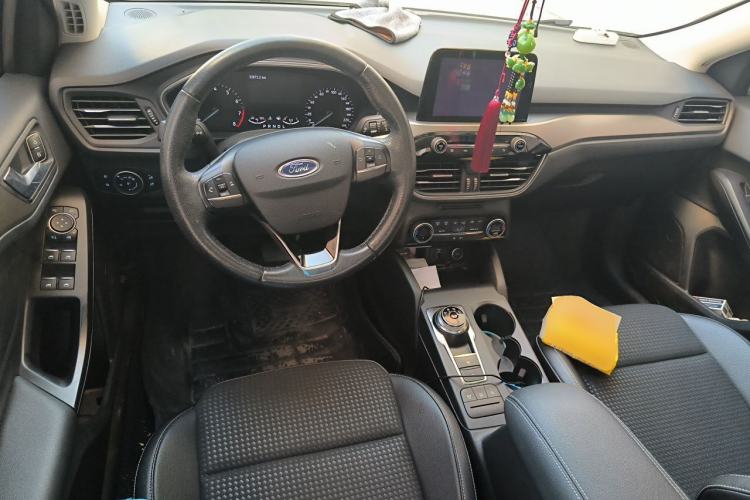 Used Ford Focus 2020 Sedan EcoBoost 180 Automatic Trend Edition Center Console